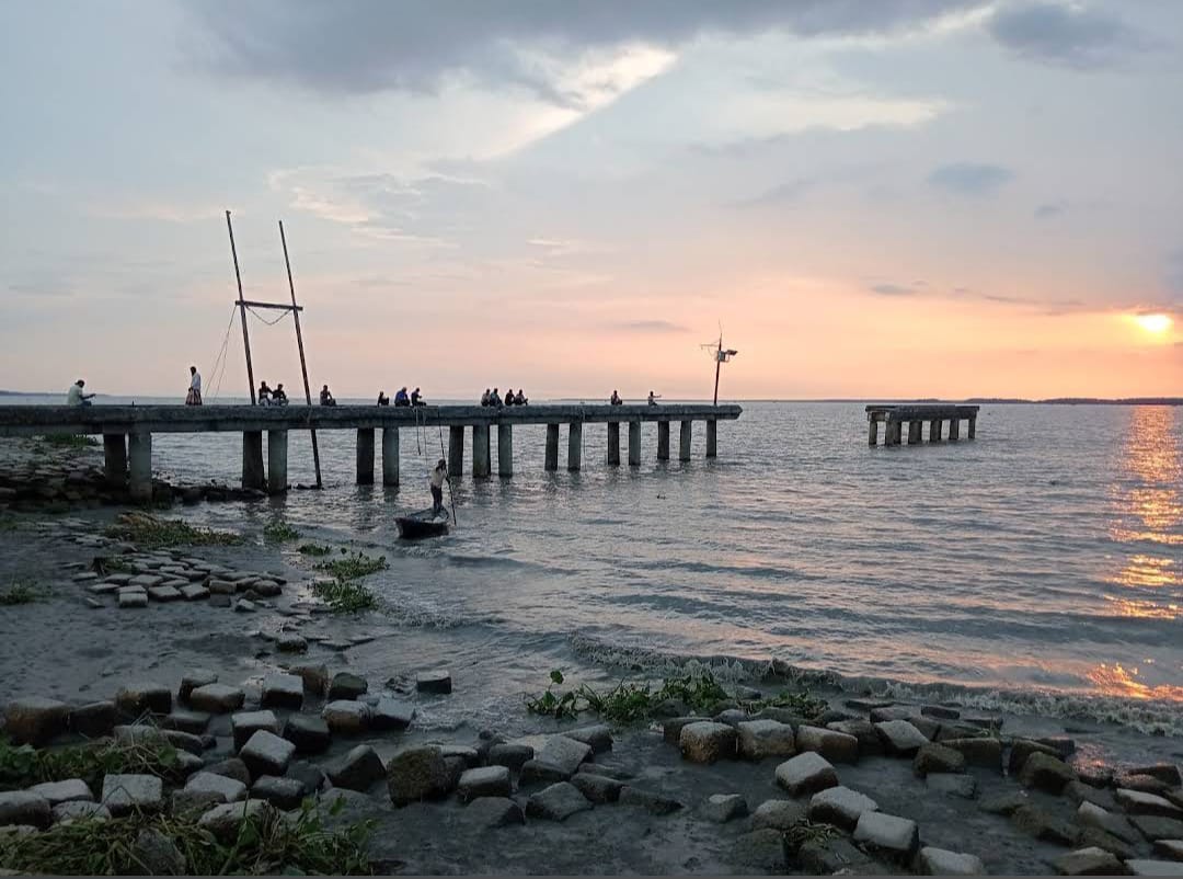 লঞ্চ ভ্রমণ